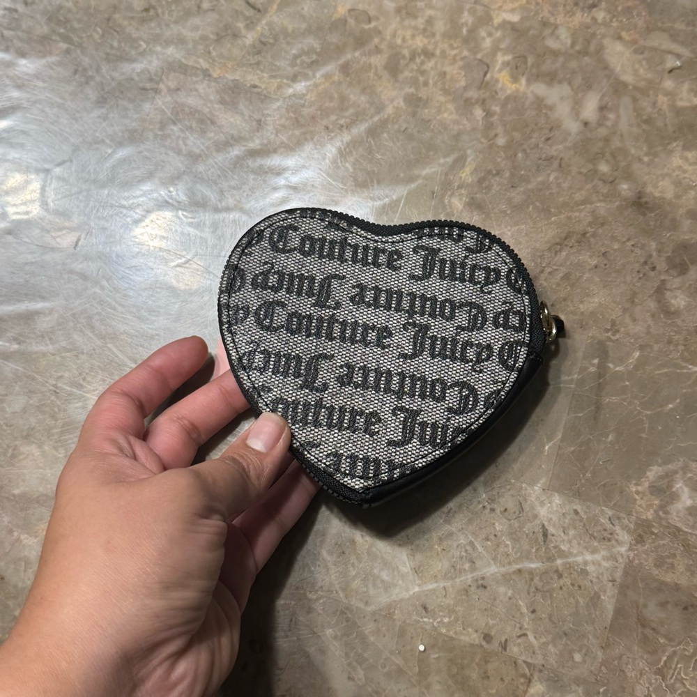 New Juicy Couture heart-shaped wristlet coin purse in black.
New with tags - Picture 4 of 5